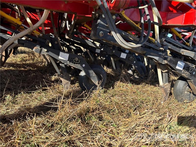 Bourgault 3320 QDA 66 ft Air Drill Sorvetőgép