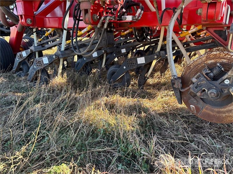 Bourgault 3320 QDA 66 ft Air Drill Sorvetőgép