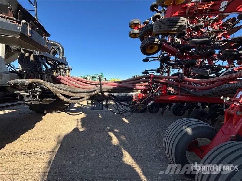 Bourgault 3320 QDA 76 ft Air Drill Sembradoras