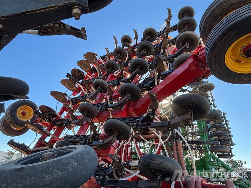 Bourgault 3320 QDA 76 ft Air Drill Sembradoras