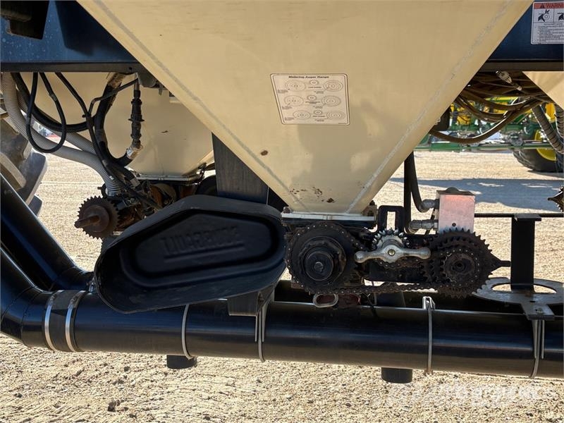 Bourgault 3320 QDA 76 ft Air Drill Sembradoras