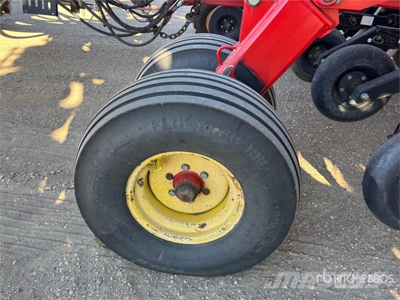 Bourgault 3320 QDA 76 ft Air Drill Sembradoras