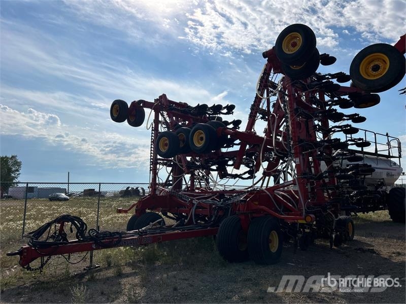 Bourgault 3320PHD 66 ft Air Drill Sijačice