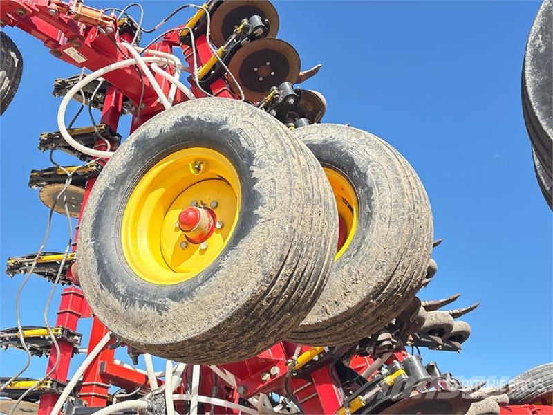 Bourgault 3320PHD 76 ft Air Drill Sorvetőgép