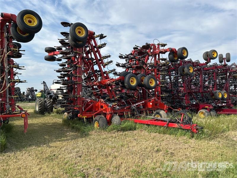 Bourgault 3320PHD 76 ft Air Drill Drills