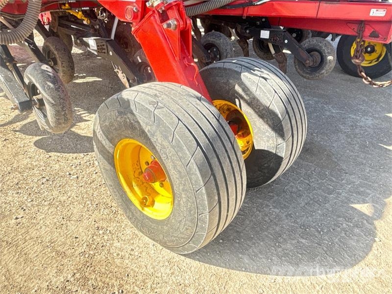 Bourgault 3320PHD 76 ft Air Drill Sorvetőgép