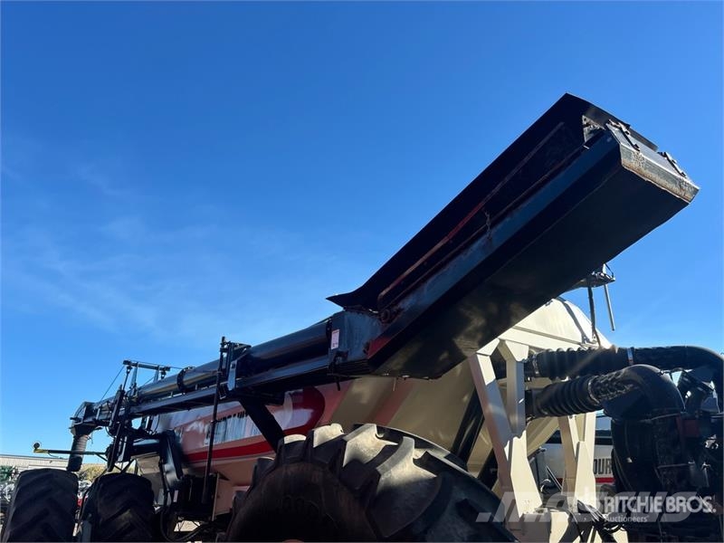 Bourgault 3320PHD 76 ft Air Drill Sējmašīnas