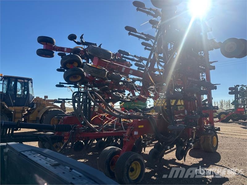 Bourgault 3320PHD QDA 66 ft Air Drill مثاقيب