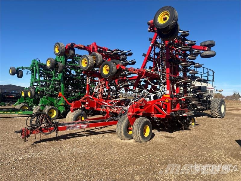Bourgault 3320PHD QDA 66 ft Air Drill مثاقيب