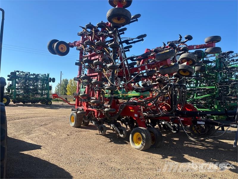Bourgault 3320PHD QDA 66 ft Air Drill مثاقيب