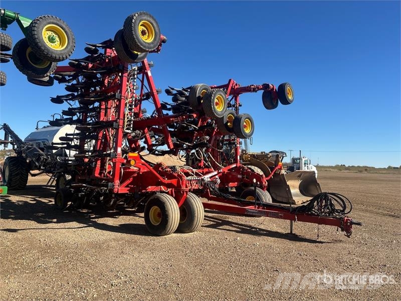 Bourgault 3320PHD QDA 66 ft Air Drill مثاقيب