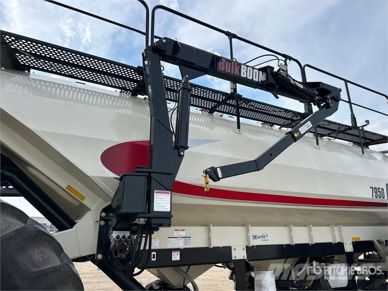 Bourgault 3320PHD XTC HF 76 ft Air Drill مثاقيب