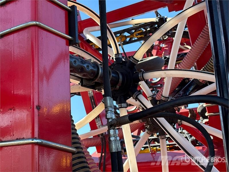 Bourgault 3320PHD XTC HF 84 ft Air Drill ドリル