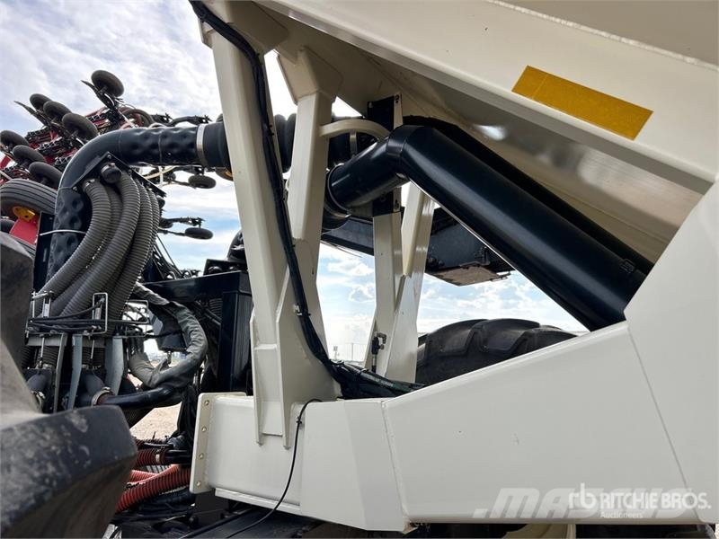 Bourgault 3320PHD XTC HF 76 ft Air Drill مثاقيب