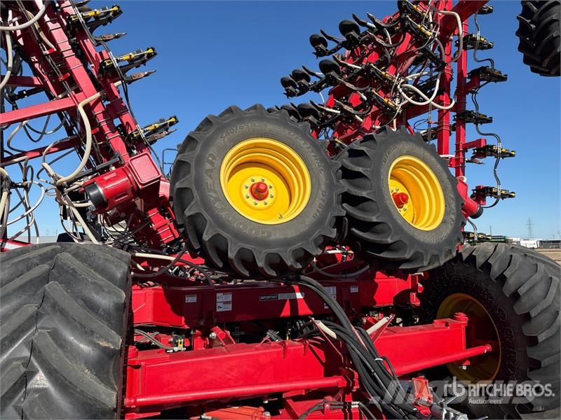 Bourgault 3320PHD XTC HF 84 ft Air Drill ドリル