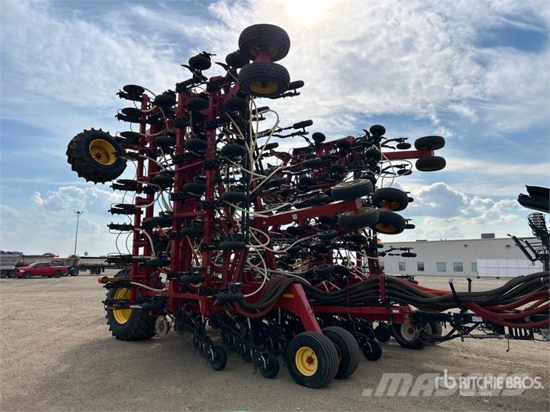Bourgault 3320PHD XTC HF 76 ft Air Drill مثاقيب