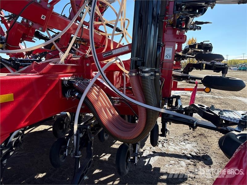 Bourgault 3320PHD XTC HF 84 ft Air Drill ドリル