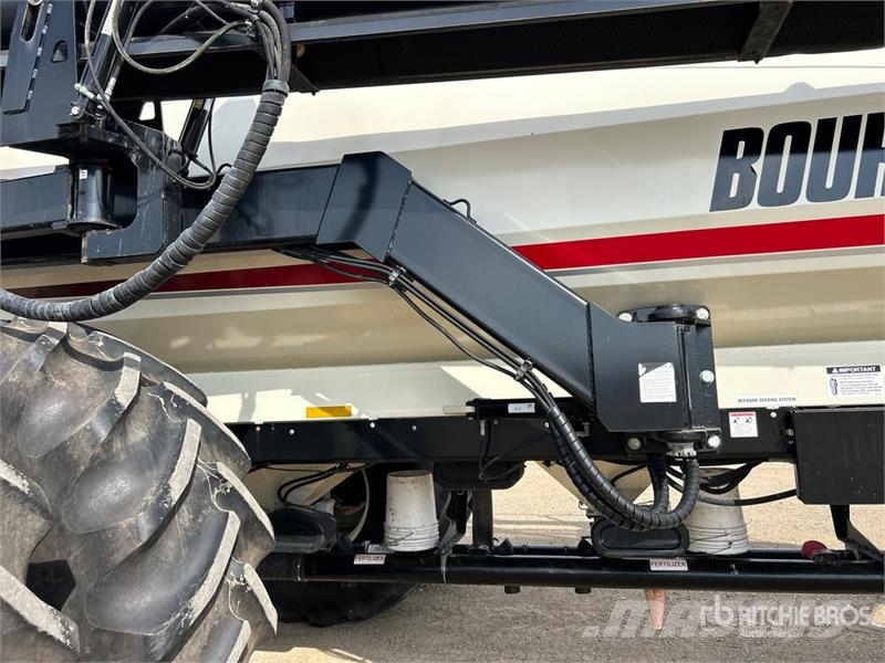 Bourgault 3320PHD XTC HF 76 ft Air Drill مثاقيب
