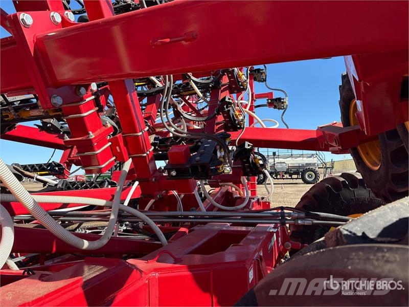 Bourgault 3320PHD XTC HF 84 ft Air Drill ドリル