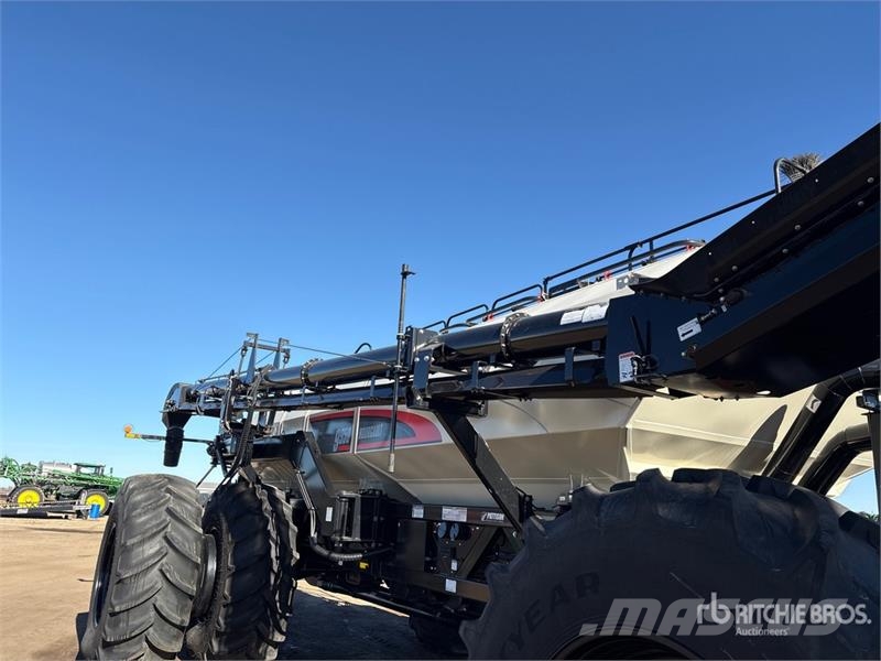 Bourgault 3320PHD XTC HF 84 ft Air Drill ドリル