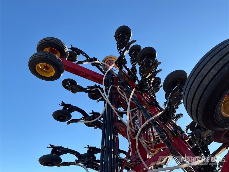 Bourgault 3320PHD XTC HF 84 ft Air Drill ドリル