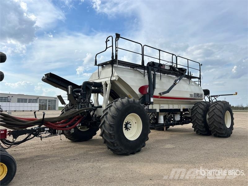 Bourgault 3320PHD XTC HF 76 ft Air Drill مثاقيب