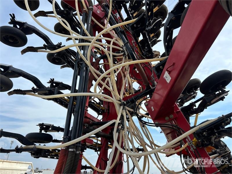 Bourgault 3320PHD XTC HF 76 ft Air Drill مثاقيب