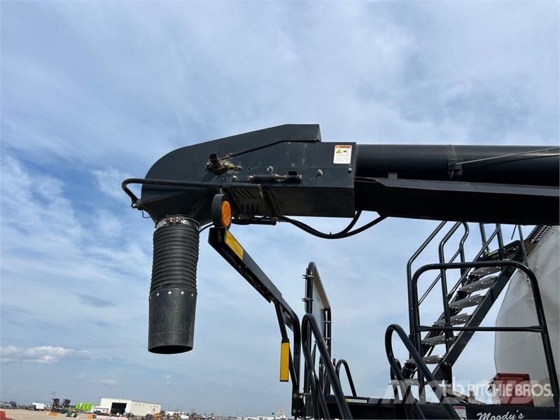 Bourgault 3320PHD XTC HF 76 ft Air Drill مثاقيب
