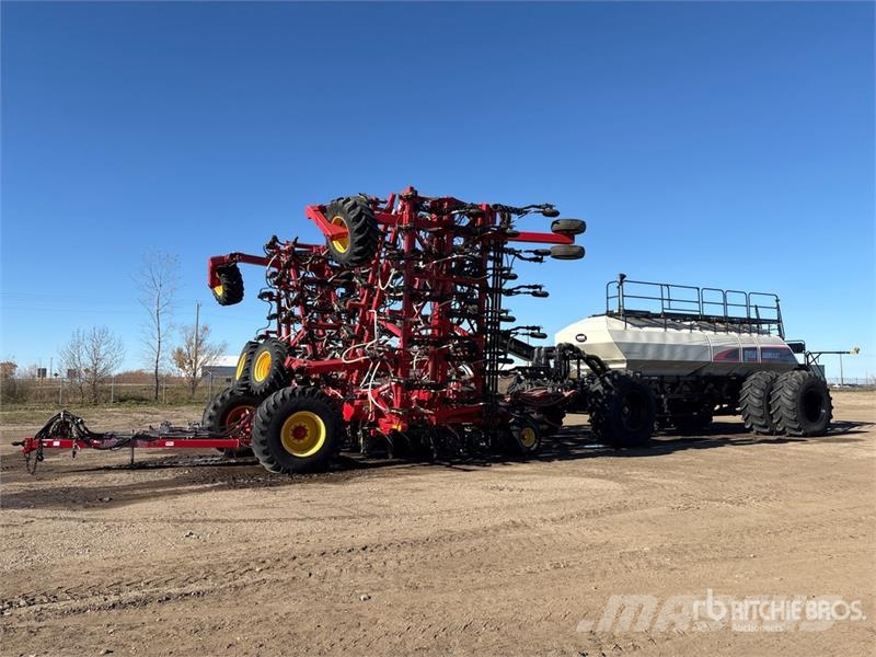 Bourgault 3320PHD XTC HF 84 ft Air Drill ドリル