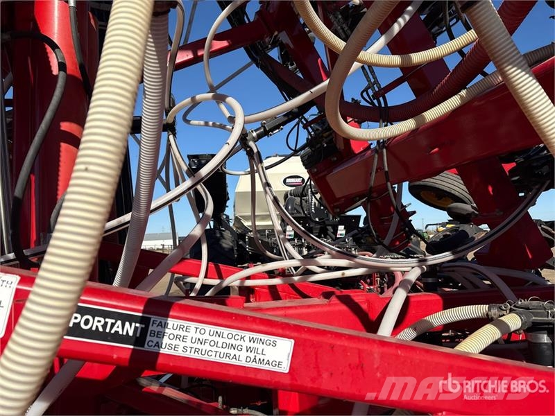 Bourgault 3320PHD XTC HF 84 ft Air Drill ドリル