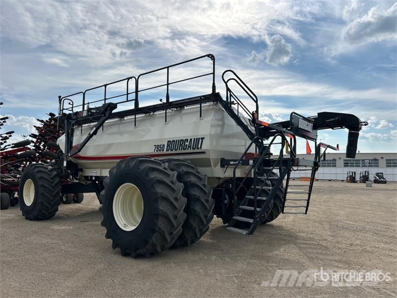 Bourgault 3320PHD XTC HF 76 ft Air Drill مثاقيب