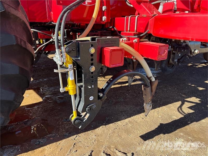 Bourgault 3320PHD XTC HF 84 ft Air Drill ドリル