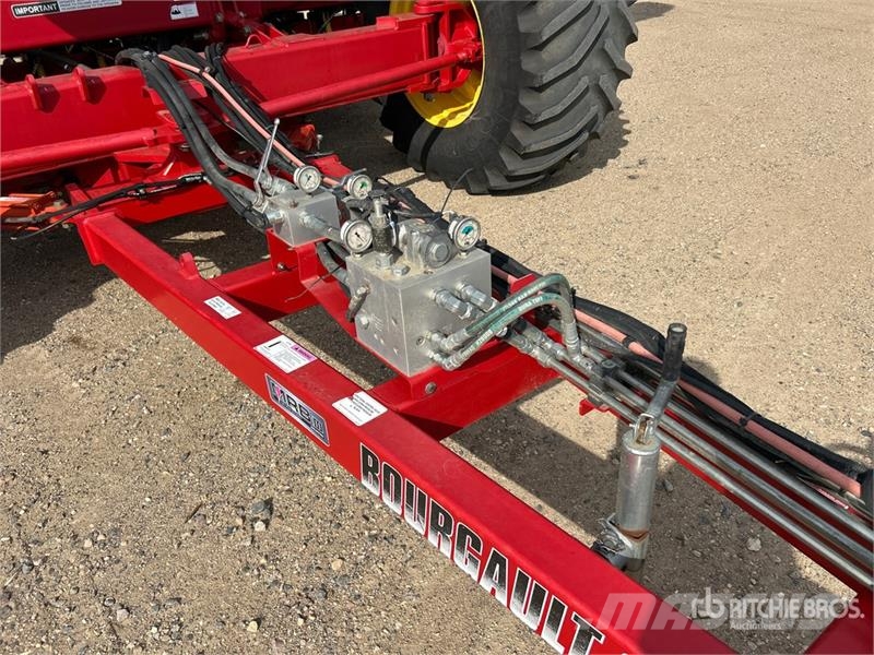 Bourgault 3320PHD XTC HF 76 ft Air Drill مثاقيب