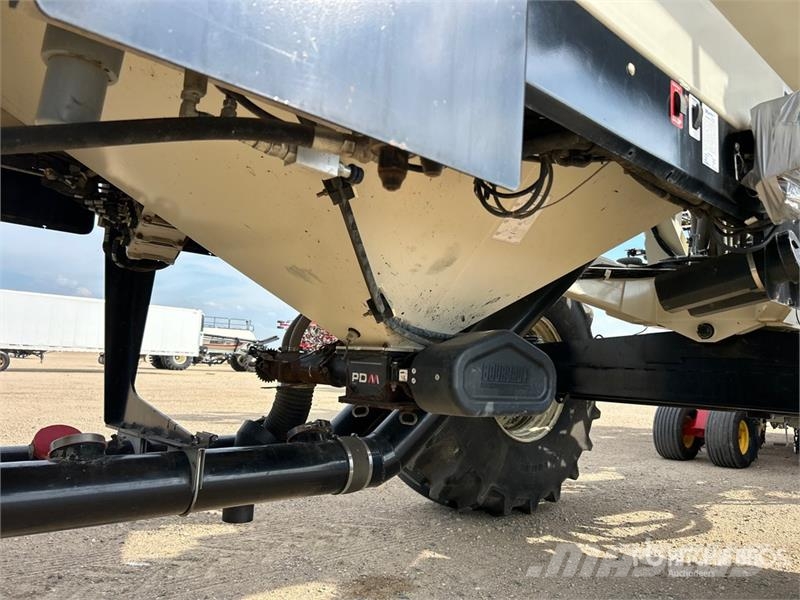 Bourgault 3320PHD XTC HF 76 ft Air Drill مثاقيب