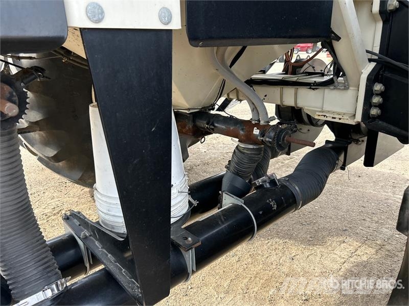 Bourgault 3320PHD XTC HF 76 ft Air Drill مثاقيب
