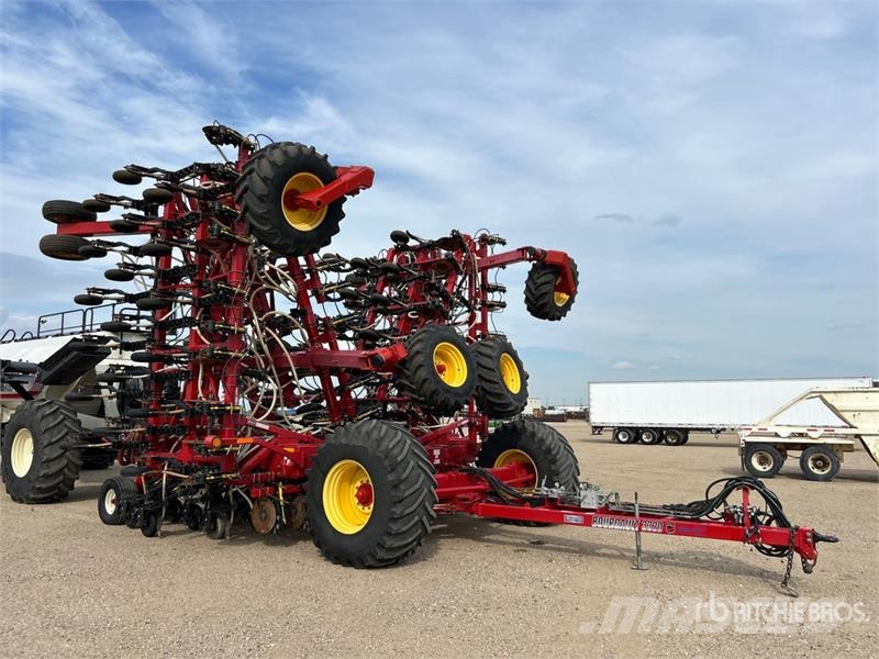 Bourgault 3320PHD XTC HF 76 ft Air Drill مثاقيب