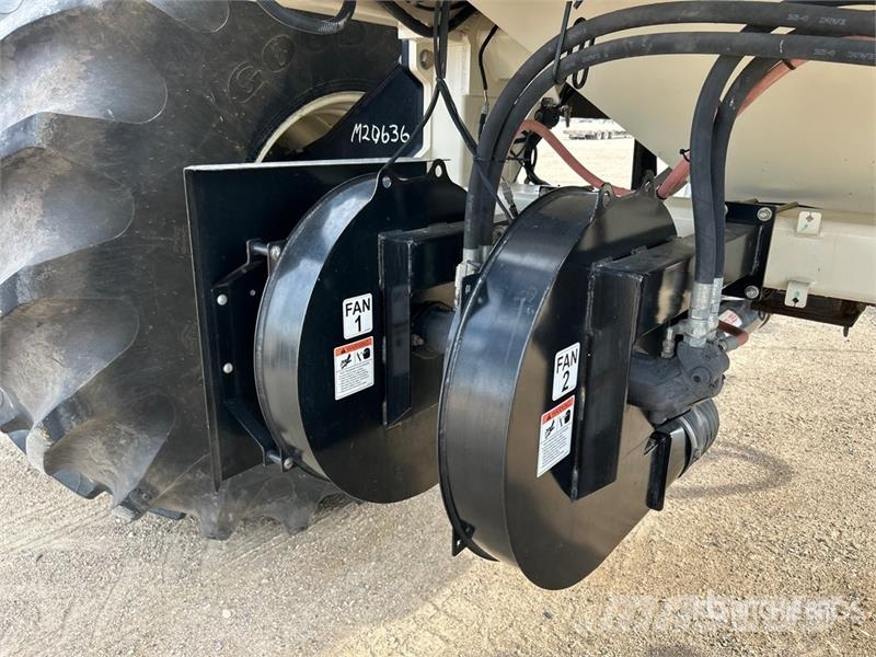 Bourgault 3320PHD XTC HF 76 ft Air Drill مثاقيب