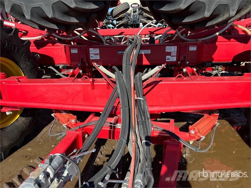 Bourgault 3320PHD XTC HF 84 ft Air Drill ドリル