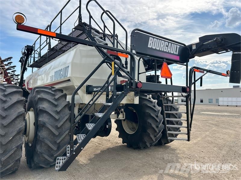 Bourgault 3320PHD XTC HF 76 ft Air Drill مثاقيب
