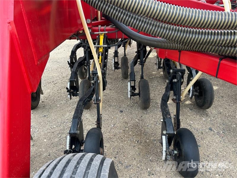 Bourgault 3320PHD XTC HF 76 ft Air Drill مثاقيب