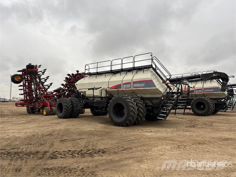 Bourgault 3330 86 ft Air Drill مثاقيب