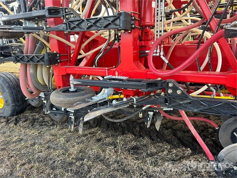 Bourgault 3335-76 QDA 76 ft Combination Air Drill Sejalnice