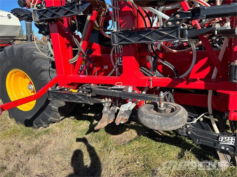 Bourgault 3335-76PHD 76 ft Air Drill 드릴