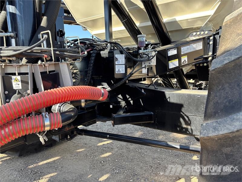 Bourgault 3335-76PHD 76 ft Air Drill Sembradoras