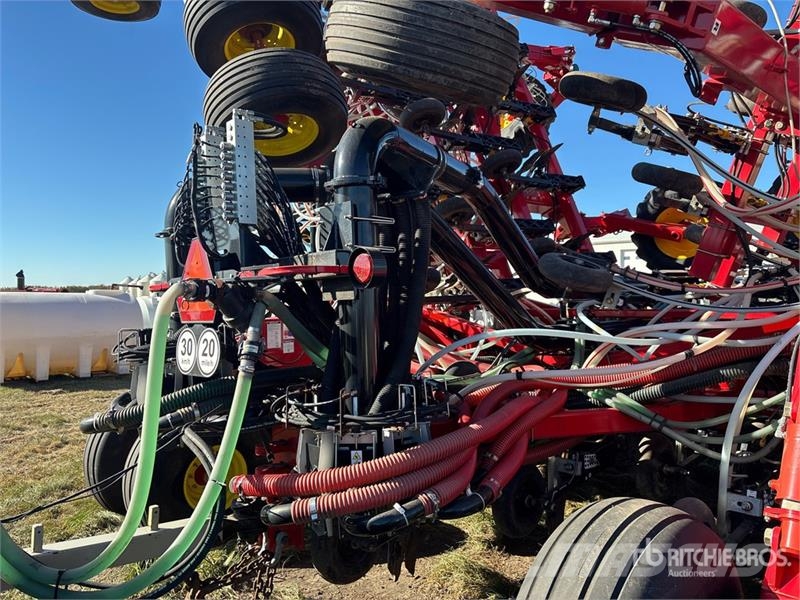 Bourgault 3335-76PHD 76 ft Air Drill 드릴