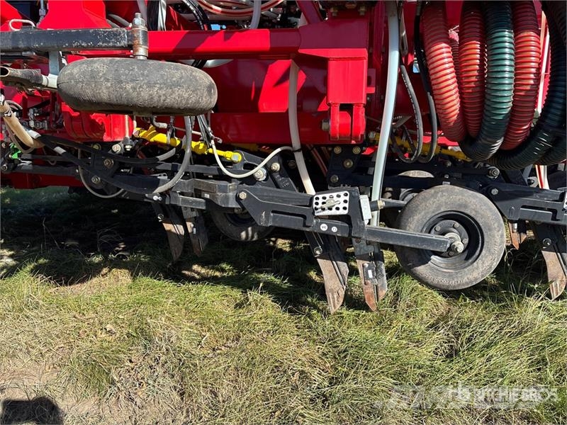 Bourgault 3335-76PHD 76 ft Air Drill 드릴