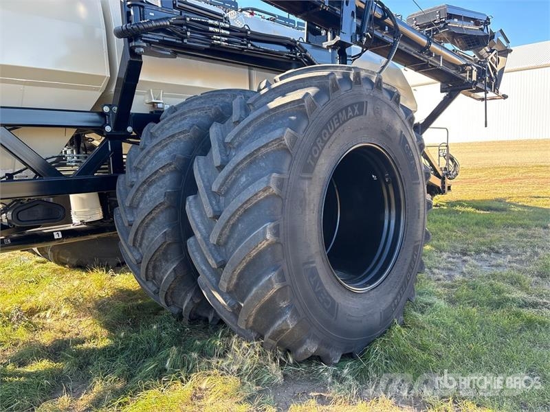 Bourgault 3335-76PHD 76 ft Air Drill 드릴