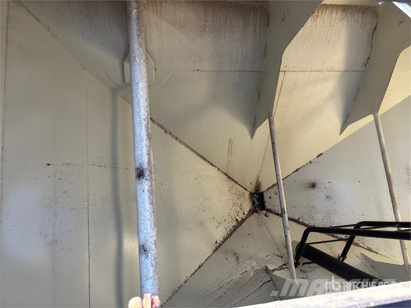 Bourgault 3335-76PHD 76 ft Air Drill Sembradoras