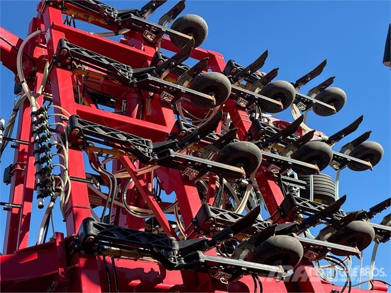 Bourgault 3335-76PHD 76 ft Air Drill 드릴