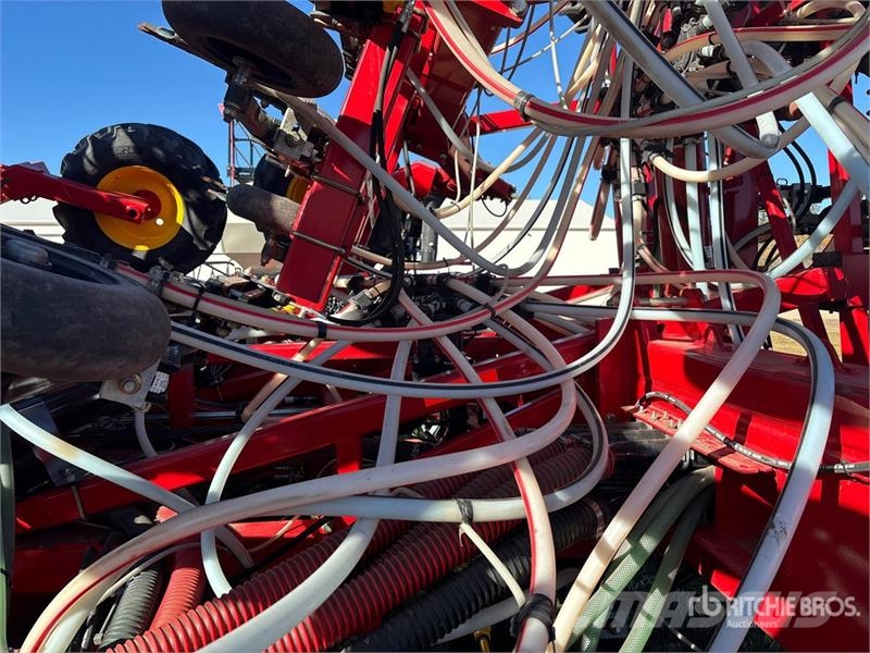 Bourgault 3335-76PHD 76 ft Air Drill 드릴
